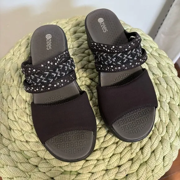 BZEES PREMIUM Fireworks Woven  Black Washable Slide Comfort Sandals NWOB
