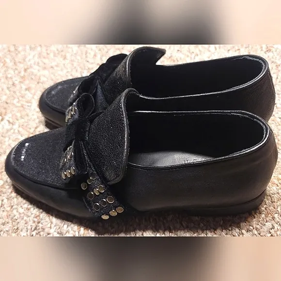 C- L'idea by Lori Vero Cuoio velvet studded bow loafers
