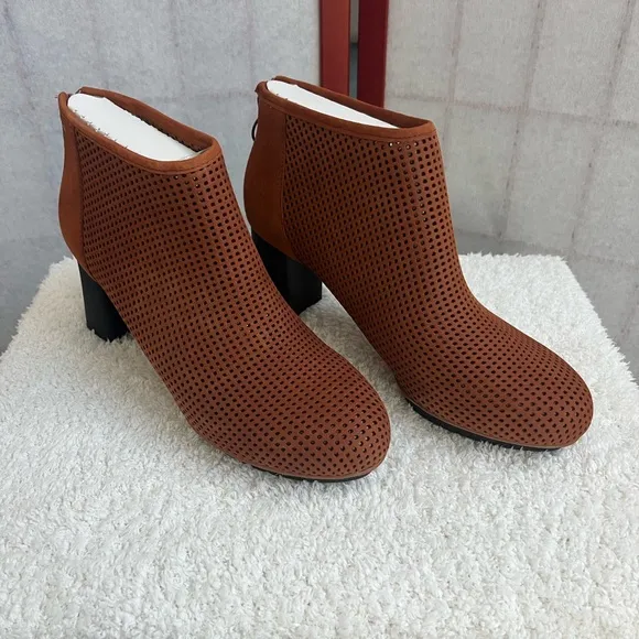Camper boots, brown - new in box. Myriam style.