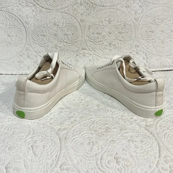 Cariuma sneakers, size 13, new