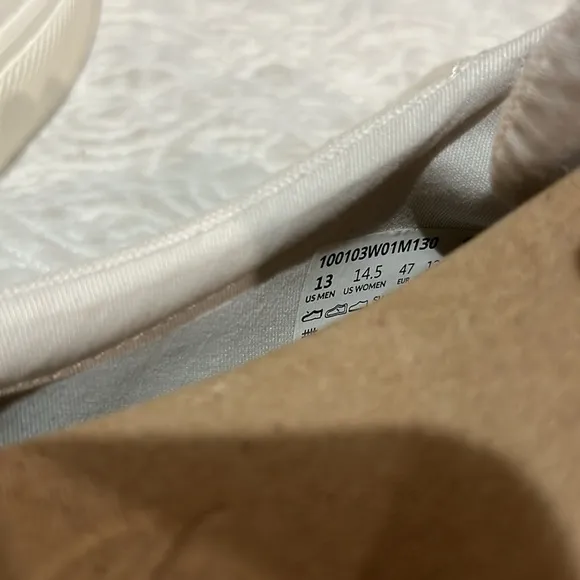 Cariuma sneakers, size 13, new
