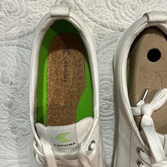 Cariuma sneakers, size 13, new