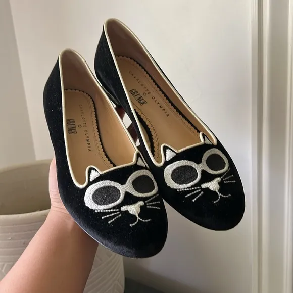 Charlotte Olympia Grunge Kitty Velvet Flats. Size 39/ 9