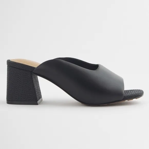 Chicos Violet Block heel in black leather modern slip on heels sandals NWOB