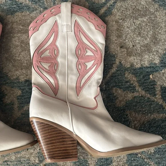 Clair Rise Pink and White Cowboy Boots NWOT size 9