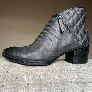 CLARKS Narrative Movie Retro Black Leather Boot Women 10 M Side Zips Block Heel