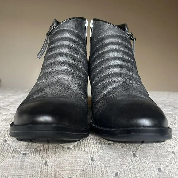CLARKS Narrative Movie Retro Black Leather Boot Women 10 M Side Zips Block Heel