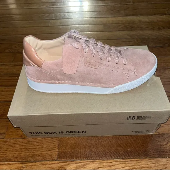 Clarks Suede Craft Cup Lace Up Sneakers Rose Color Suede Women’s Size 11