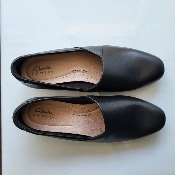 Clarks Women' Juliet Palm Black Leather  Loafers.