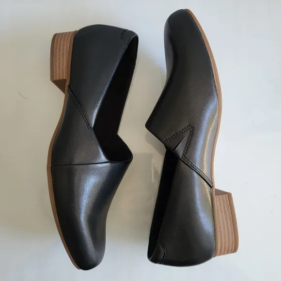 Clarks Women' Juliet Palm Black Leather  Loafers.