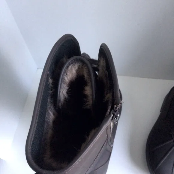 Clarks Womens Carima Pluma Casual Boots. Size 8