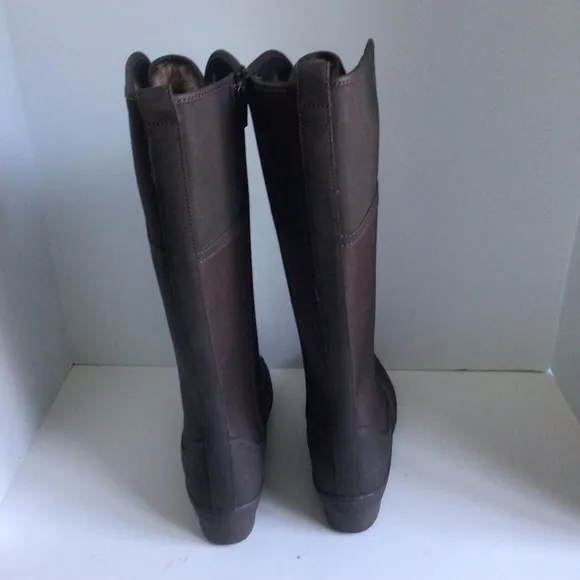 Clarks Womens Carima Pluma Casual Boots. Size 8
