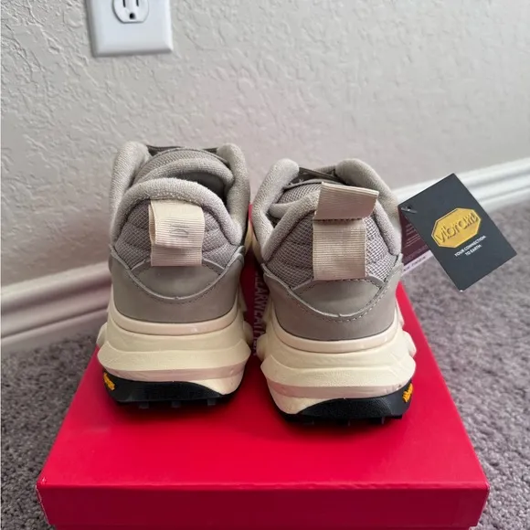 Clearweather brand lifestyle sneakers sz 8 mes pathfinder stone grey