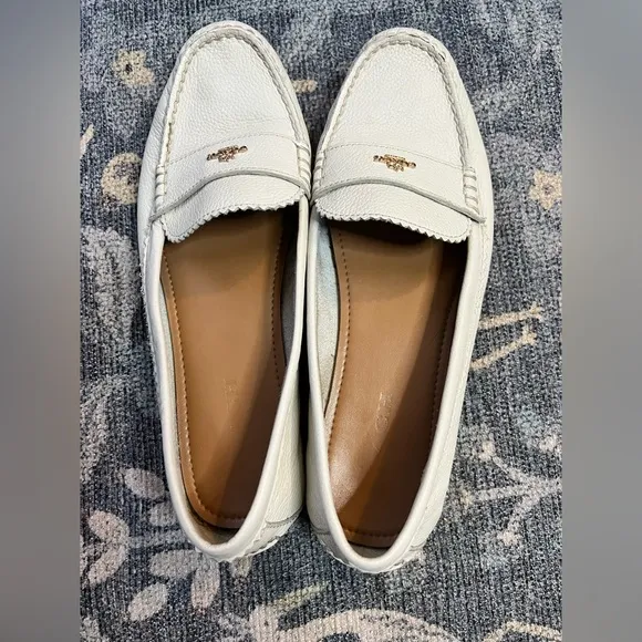 Coach Odette Bone pebbled leather boat shoe casual loafers