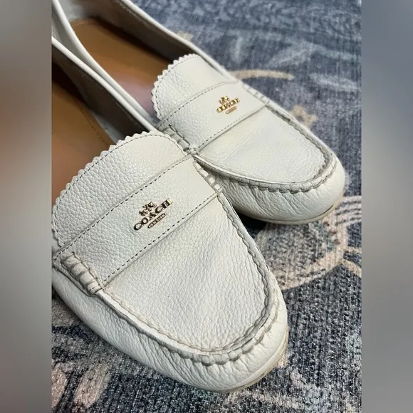 Coach Odette Bone pebbled leather boat shoe casual loafers