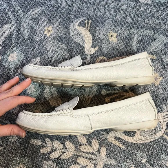 Coach Odette Bone pebbled leather boat shoe casual loafers