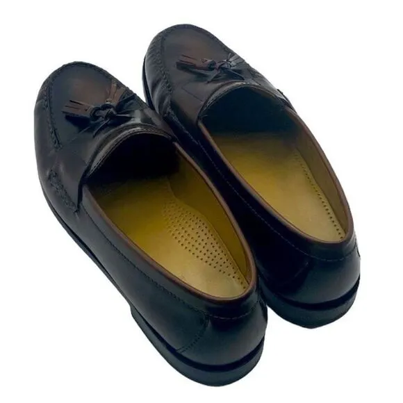 COLEHAAN (10.5E)Leather Loafers.