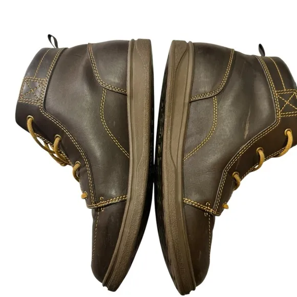 Columbia Brown Outdoor Chukka Omni- Grip Boots with Rugged Sole