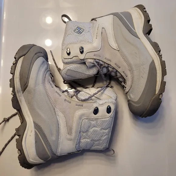 Columbia Bugaboot Plus Women's Size 9 Omni-heat Omni-grip Techlite Waterproof