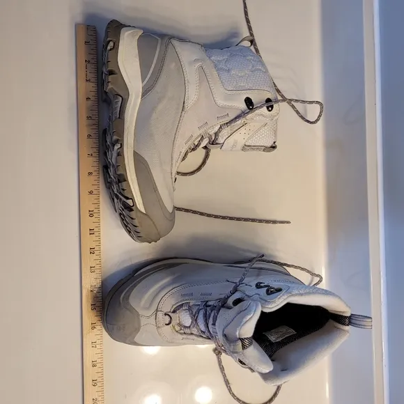Columbia Bugaboot Plus Women's Size 9 Omni-heat Omni-grip Techlite Waterproof