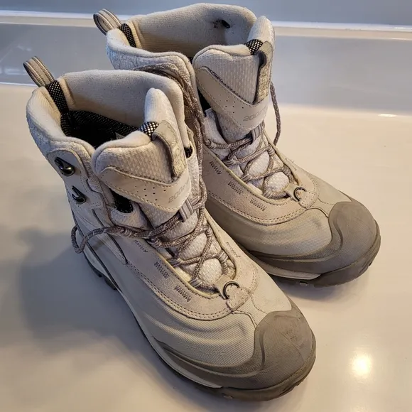 Columbia Bugaboot Plus Women's Size 9 Omni-heat Omni-grip Techlite Waterproof