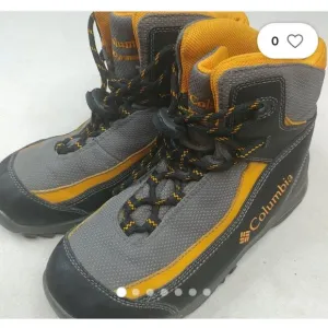 Columbia Youth Winter Trek Omni Grip size youth 4 in grey and orange winter boot