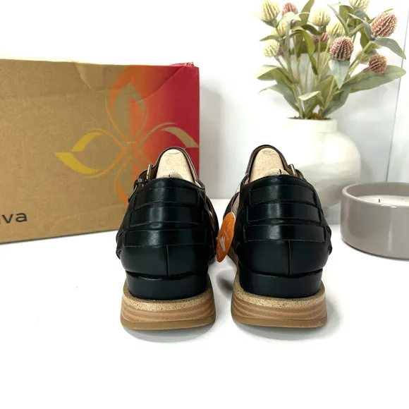 Comfortiva Marina Leather Strappy Low Wedge Sandals Black Women's 8M NWB