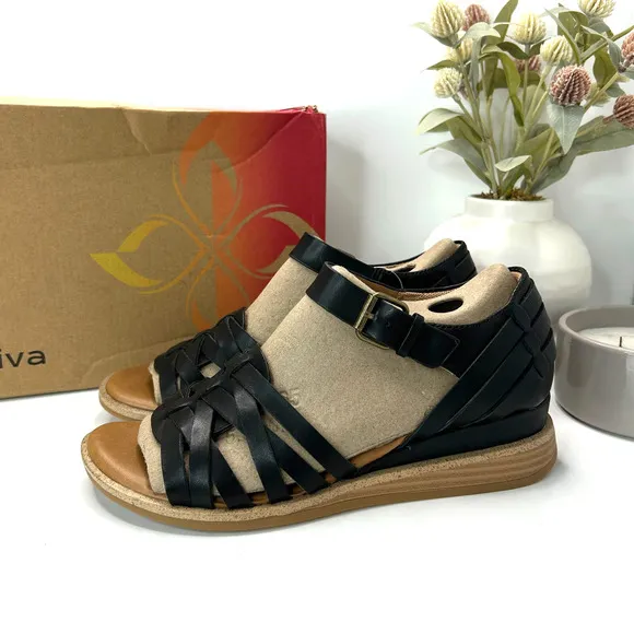 Comfortiva Marina Leather Strappy Low Wedge Sandals Black Women's 8M NWB