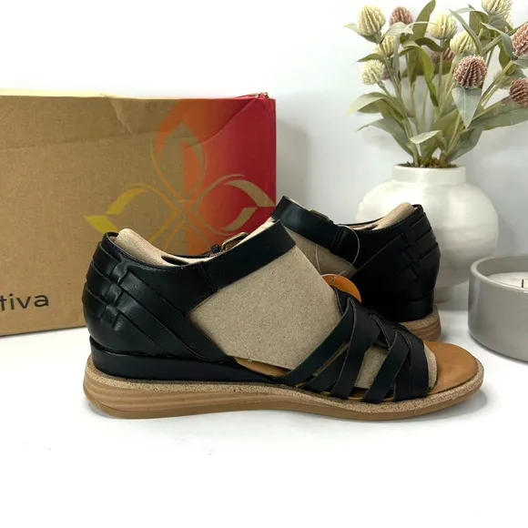 Comfortiva Marina Leather Strappy Low Wedge Sandals Black Women's 8M NWB