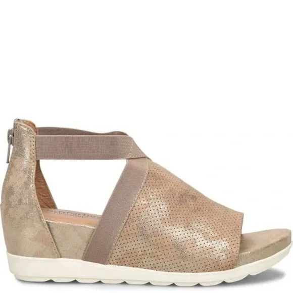 Comfortiva Women's Paisley Metallic Gold Suede Wedge Sandals Back Zip Elastic