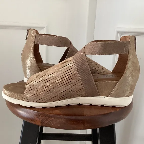 Comfortiva Women's Paisley Metallic Gold Suede Wedge Sandals Back Zip Elastic