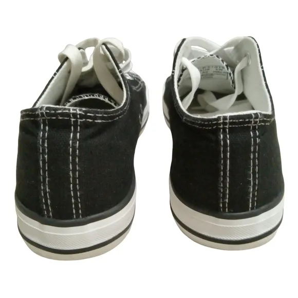 Converse chuck Taylor low top canvas black sneakers size 8