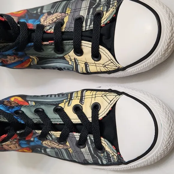 Converse CTAS Superman Hightop sneakers (Unisex m 6, w 8)