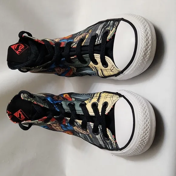 Converse CTAS Superman Hightop sneakers (Unisex m 6, w 8)