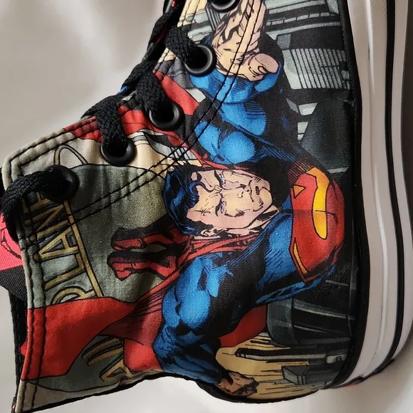 Converse CTAS Superman Hightop sneakers (Unisex m 6, w 8)