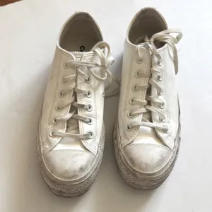 Converse leather White Sneakers