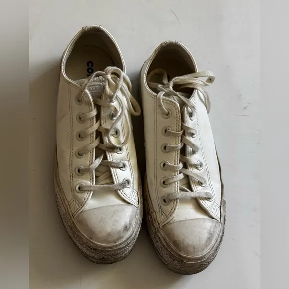 Converse leather White Sneakers
