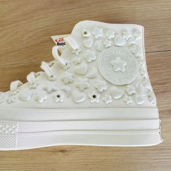 ⭐Converse Women Hi Top Sneakers Chuck 70 3D Charms Sz 7 3D Floral Beige A06434C