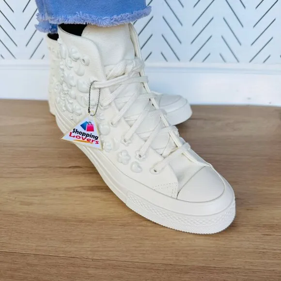 ⭐Converse Women Hi Top Sneakers Chuck 70 3D Charms Sz 7 3D Floral Beige A06434C