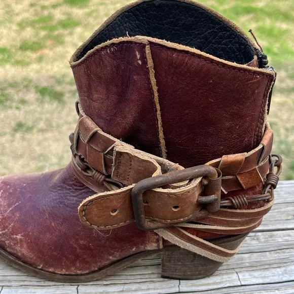Corral By Indie Spirit Rosebud distressed boots Ankle Western Size 6M