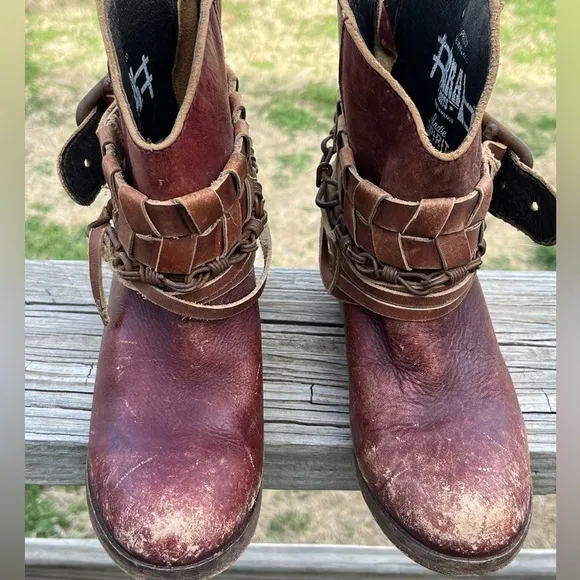 Corral By Indie Spirit Rosebud distressed boots Ankle Western Size 6M
