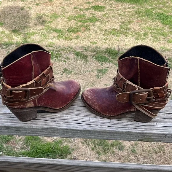 Corral By Indie Spirit Rosebud distressed boots Ankle Western Size 6M