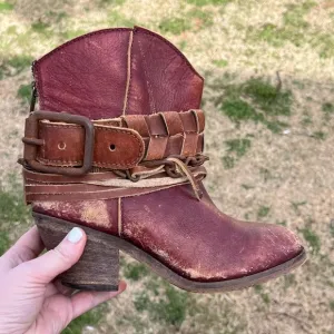 Corral By Indie Spirit Rosebud distressed boots Ankle Western Size 6M