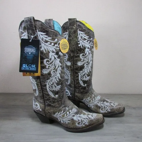 Corral Women's 7.5 Glow In The Dark Studded Snip Toe Cowboy Boots Light Brown/Wh