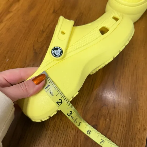 Crocs Classic Bae Clog Platform Sandals – Yellow – Women’s Size 7