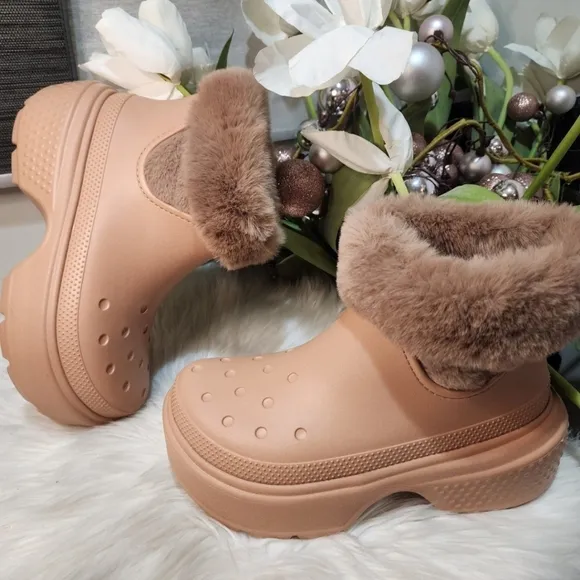 CROCS Stomp Lined Womens Boots  new