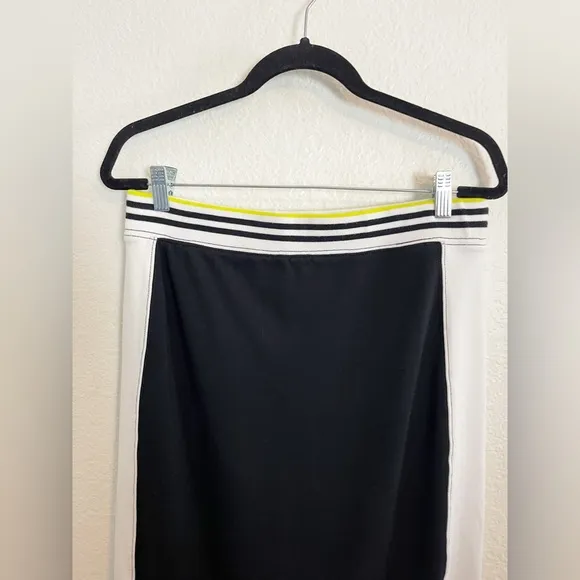 Daily Practice x Anthropologie Full Court midi skirt Black color-block. Medium