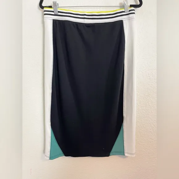 Daily Practice x Anthropologie Full Court midi skirt Black color-block. Medium
