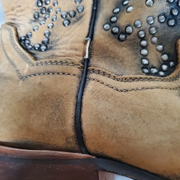 Dan Post Womens Leather Boots Size 7 Tan With Silver Studs Pull Strap Square Toe