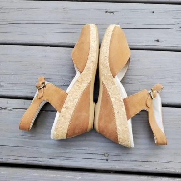 Dansko Charlotte Camel Tan Nubuck Suede Leather Boho Buckle Wedge Sandals 42